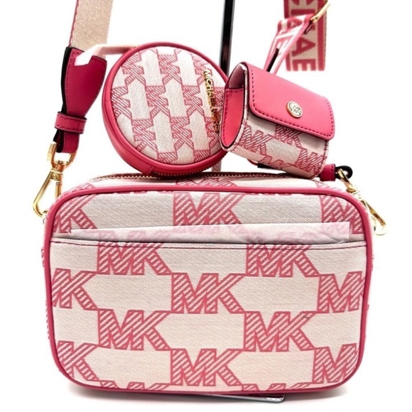 Michael Kors Jet Set Medium Crossbody Bag Tech Accessories
Attached Tea - Picture 3 of 13